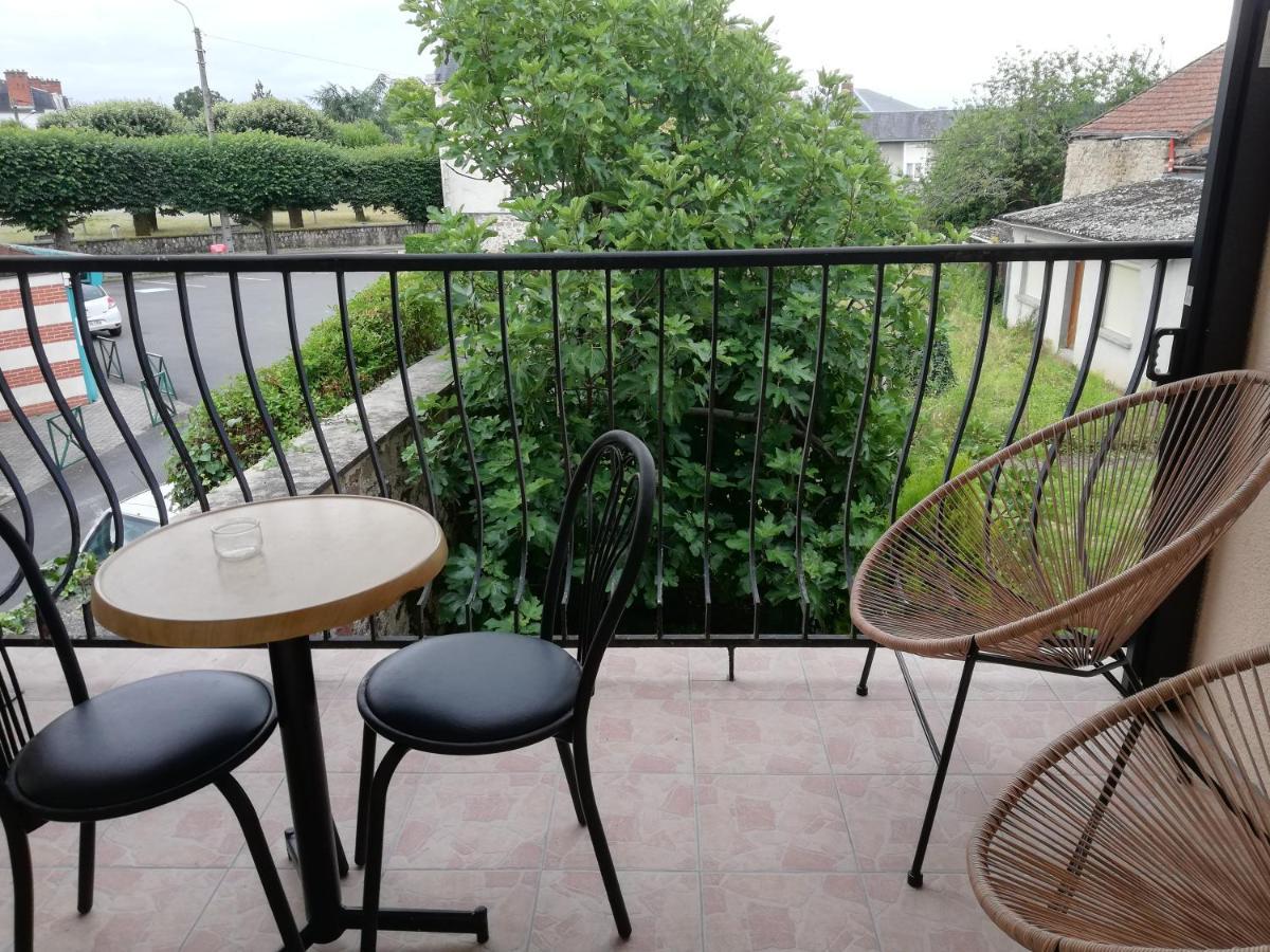 Meubles De Tourisme Le Trianon Et Le Petit Trianon Apartment Saint-Junien Exterior photo